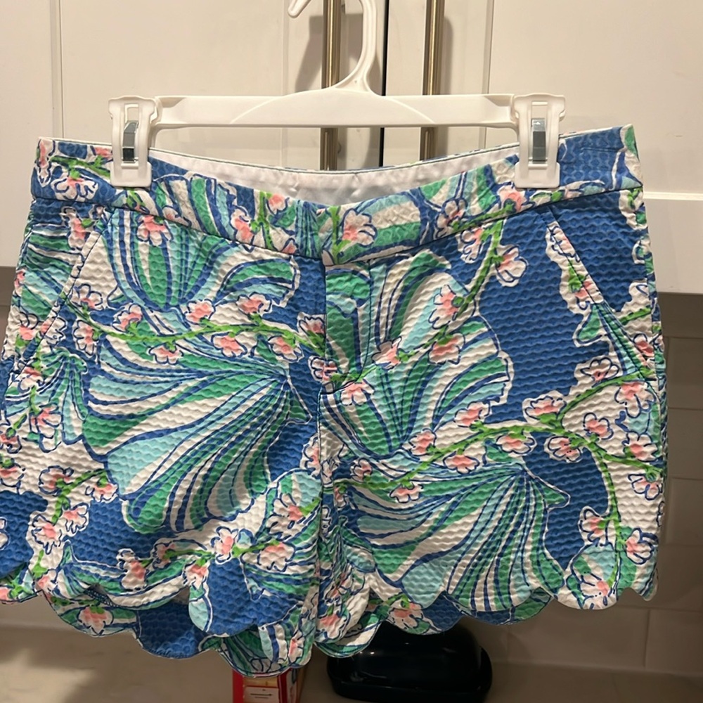 EUC Lilly buttercup shorts